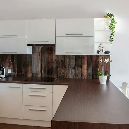 I.m.a Towarowa Apartman